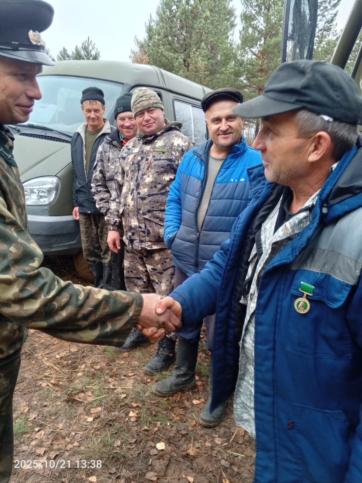 Ветеран лесопожарной службы Нижегородской области получил профсоюзную награду на передовой лесовосстановления