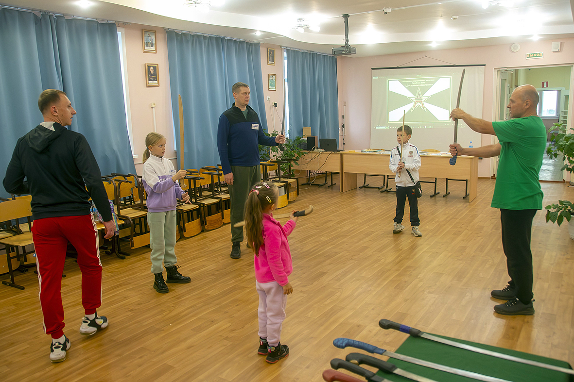 День отца: праздник мужества, ловкости и семейного единения