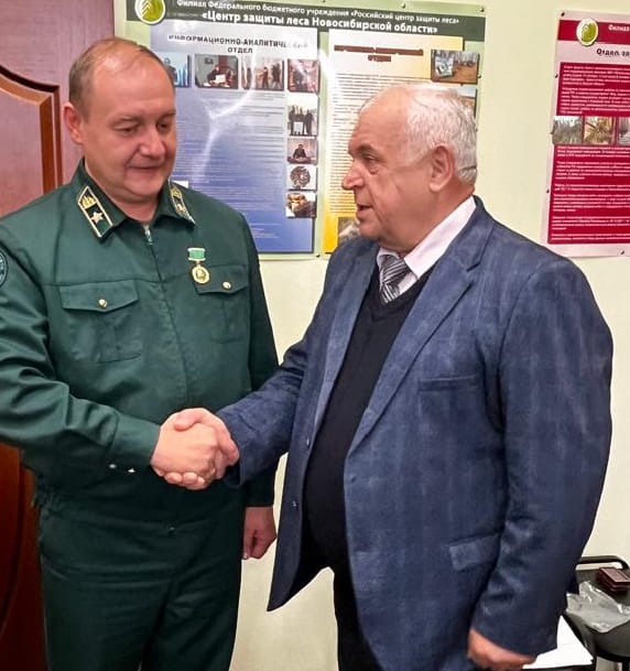 В Новосибирске вручили профсоюзные юбилейные медали